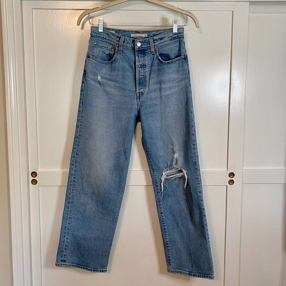 Levi’s Ribcage Straight Denim Jeans in Tange Fade - Picture 2 of 8